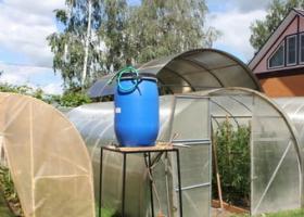 Drip irrigation: from plastic bottles to an automated greenhouse - schemes, device, solutions